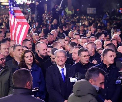 Sali Berisha njofton datën e protestës së radhës kombëtare