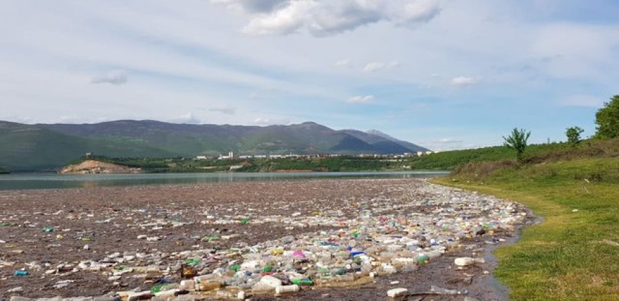 Ndotja në Liqenin e Kuksit  ekspertët  Situatë alarmante  duhet ndërgjegjësim kolektiv