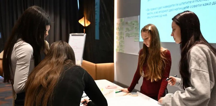 Të rinjtë kërkojnë më shumë edukim mediatik në shkollë