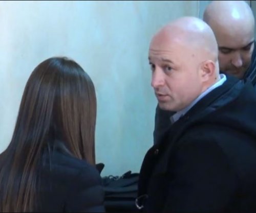 Serbia injoron sanksionet e SHBA-së, vazhdon t’i japë tenderë Zvonko Veselinoviqit