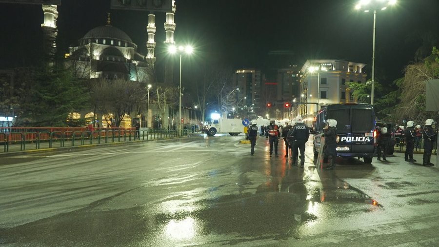 Protesta e PD-së, lirohen 18 të arrestuarit në Tiranë
