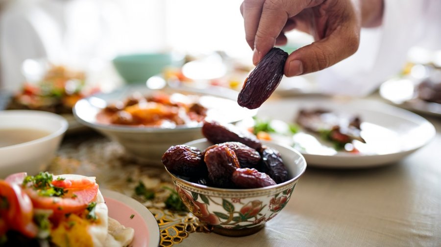 Hapat e rëndësishëm që duhet t i ndiqni në syfyr dhe iftar për agjërim sa më të lehtë