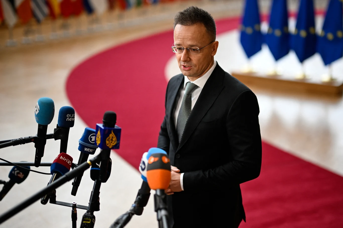 “Pse e urreni Ukrainën?”, ministri hungarez përplaset me gazetarët ukrainas në Bruksel