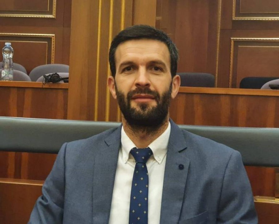 Eman Rrahmani përsërit qëndrimin e tij për Kodin Civil