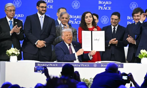 Bordi i Paqes lanson faqen zyrtare, vendosen edhe flamujt e Kosovës dhe Shqipërisë si shtete themeluese