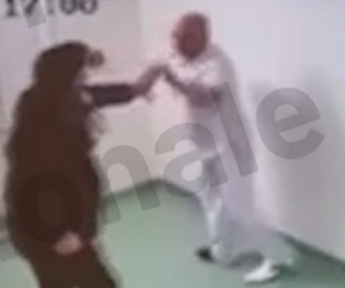 Publikohen pamjet e përleshjes fizike mes dy kirurgëve në QKUK [video]