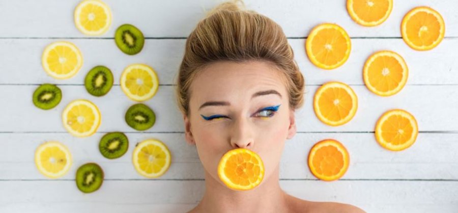 vitamina-c-perfitimet-e-saj-te-mrekullueshme-dhe-ne-cilat-ushqime-e-gjejme