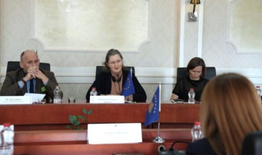 Bajrami kërkon heqjen e plotë të masave  zyrtarja e BE së vlerëson orientimin gjeostrategjik të Kosovës