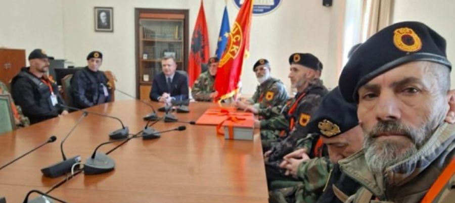 Iniciativa  Të gjithë për luftëtarin  vizitë në Kuvendin e Shqipërisë  në fokus gjykimi në Hagë