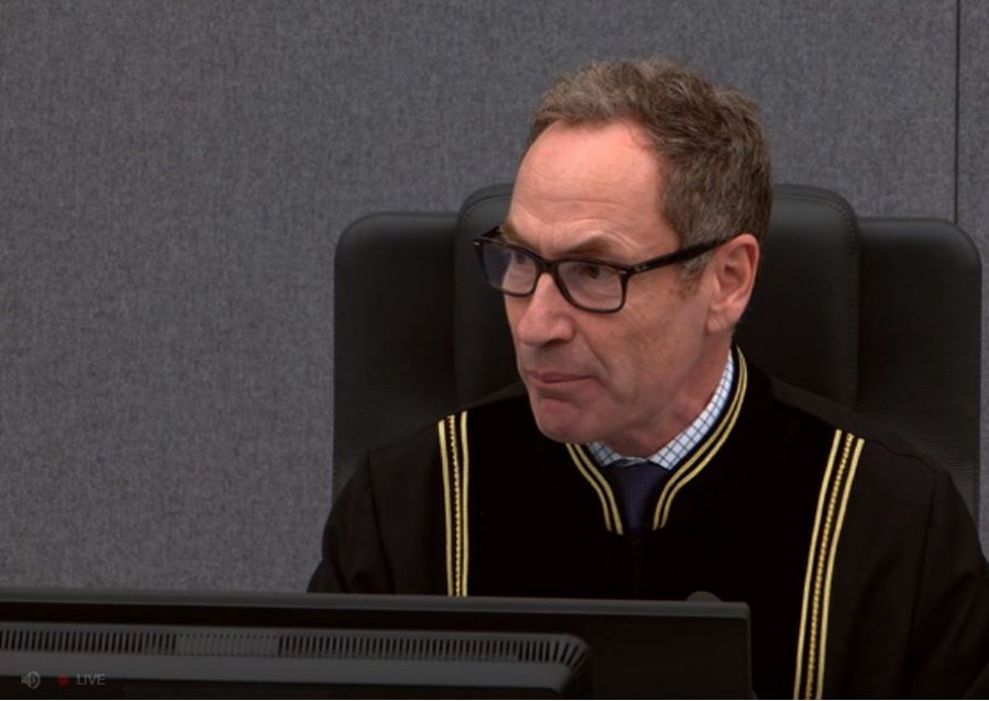 Nis seanca ndaj Thaçit  Smakajt  Kilajt  Fazliut dhe Kuçit në Hagë