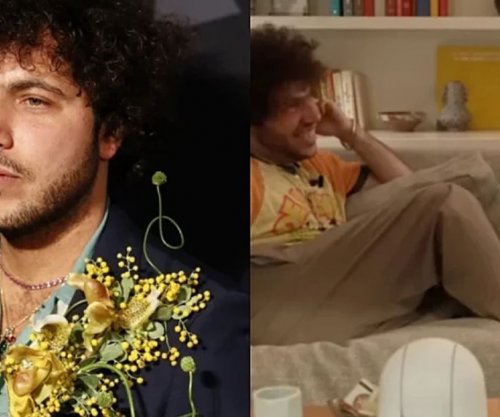 Benny Blanco iu përgjigj kritikave pasi u shfaq në një podcast me këmbë të ndyra: Vendndodhja është fajtore [video]