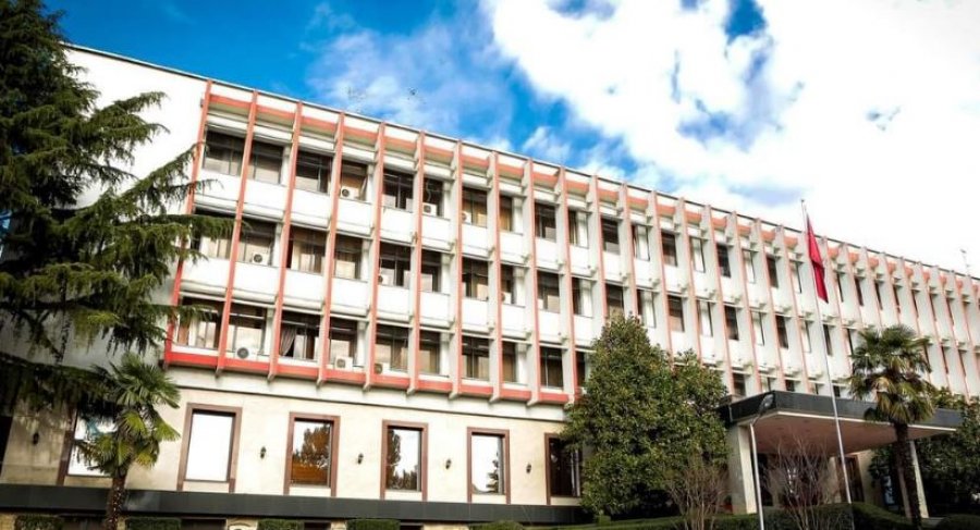 mepj-paralajmeron-qytetaret-shqiptare-ne-emiratet-e-bashkuara-pas-sulmeve-ne-iran