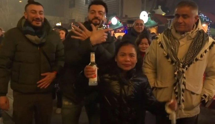 Shumë të huaj  Vitin e Ri e festuan në sheshin e Prishtinës