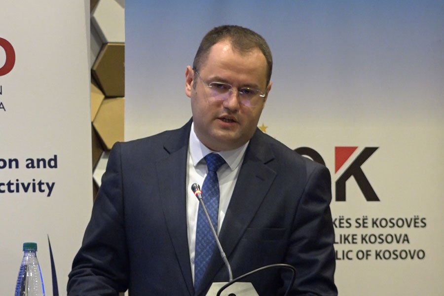 Guvernatori Ismaili  Ligjet e dërguara në Kushtetuese po e mbajnë Kosovën jashtë SEPA s