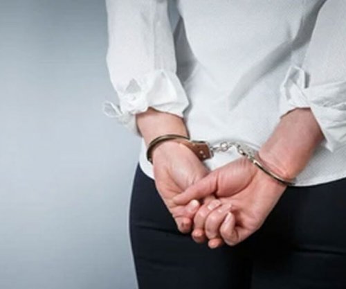 Dyshohet se e rrahu bashkëshortin, arrestohet gruaja nga Podujeva