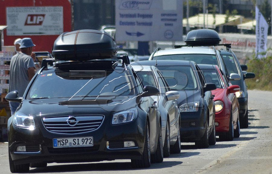 Pritje deri në 1 orë e gjysmë për të dal nga Kosova