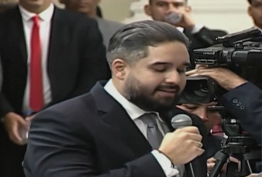 Djali i Maduros bën thirrje për lirimin e babait të tij