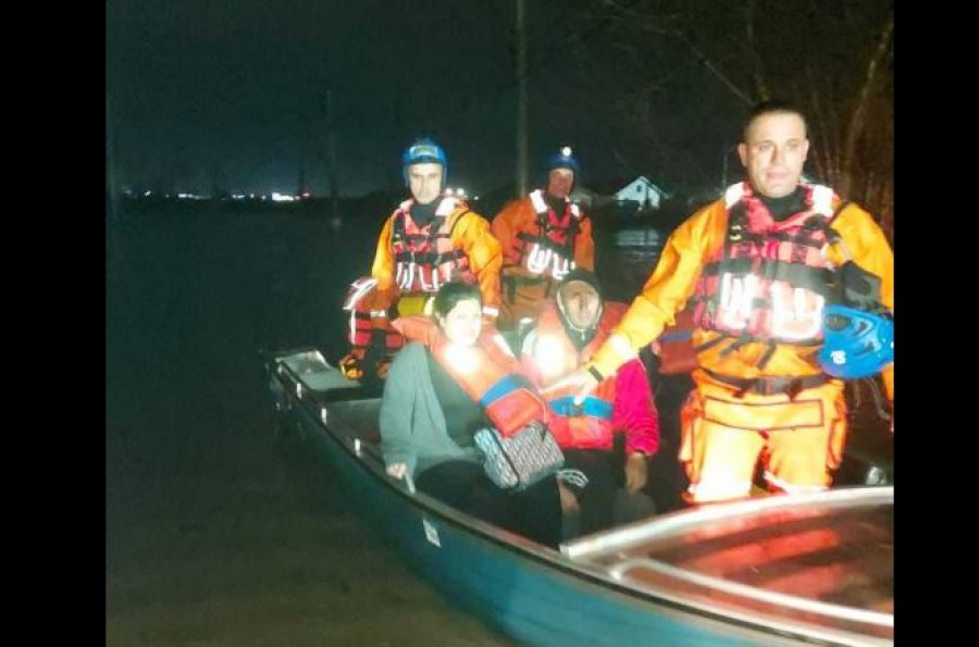 Agjencia e Menaxhimit Kufitar  Në Gjakovë është kërkuar ndihmë për evakuimin e mbi 20 familjeve