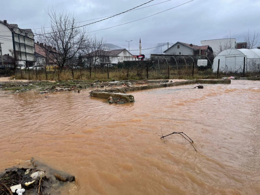 Kryetari i Deçanit apelon qytetarët për kujdes të shtuar për shkak të vërshimeve