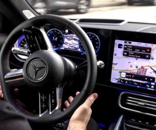 Mercedesi do t’ju lejojë të drejtoni pa duar në qytetet amerikane, por ekziston një “kusht”