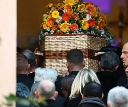 Brigit Bardot varroset në Saint-Tropez, djali që ajo e urrente dhe e krahasonte me një tumor gjithashtu i bëri homazhe asaj