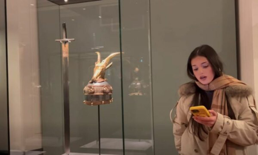 trim-mbi-trima-jehon-ne-muzeun-e-vjenes-nga-zeri-i-14-vjecares-anna-krasniqi