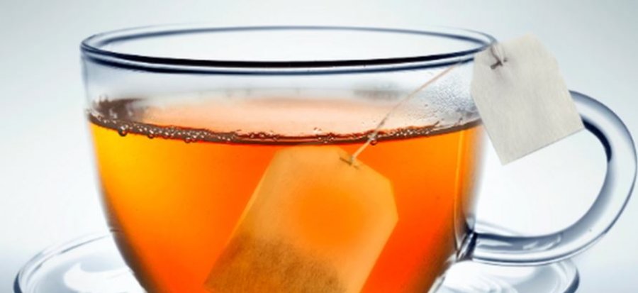 Mënyra e pirjes së çajit mund të dëmtojë shëndetin