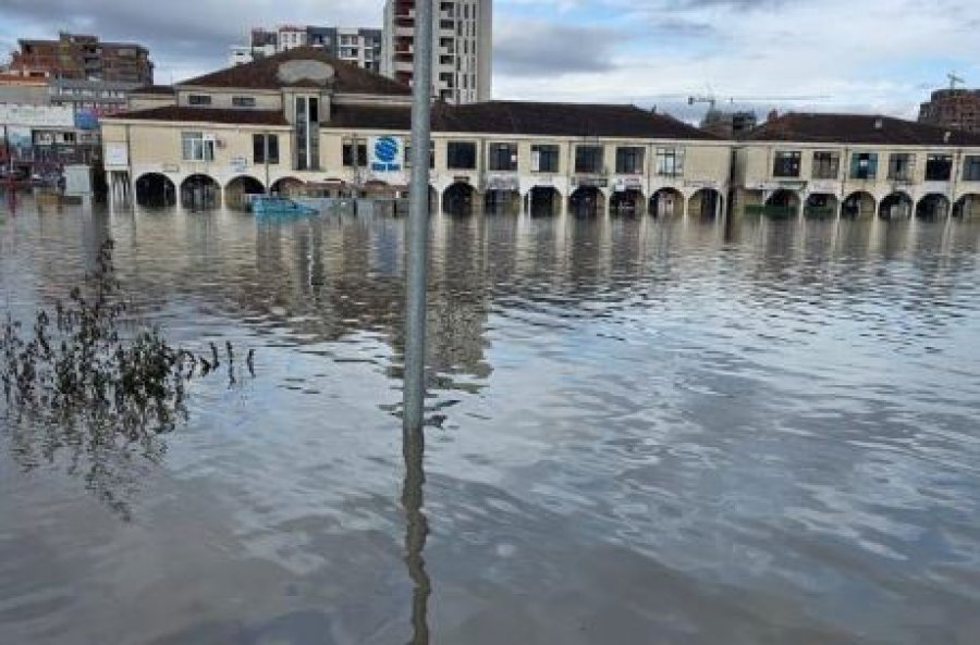Rruga Drenas   Guri i Plakës vazhdon të jetë e bllokuar