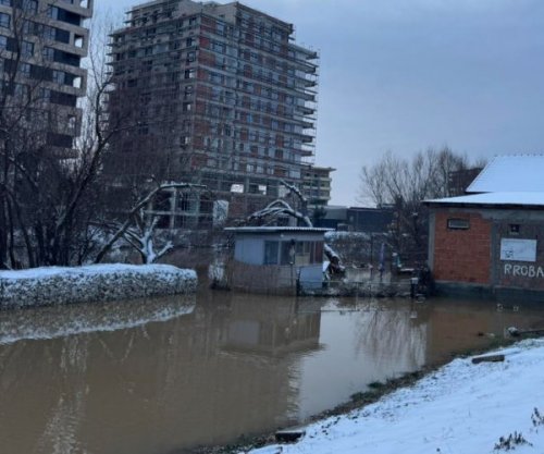 Evakuohen 10 familje nga lagja “2 Korriku” në Mitrovicë