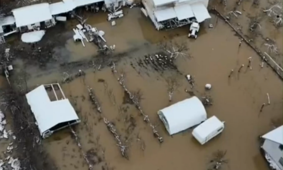 Reutersi raporton live për vërshimet në Kosovë