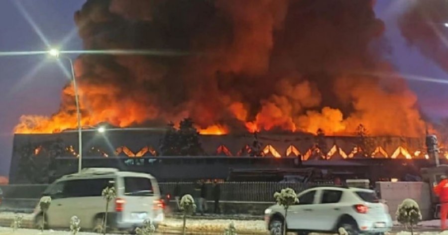 Comodita Home  Një pjesë e fabrikës përfshihet nga zjarri  nuk ka të lënduar