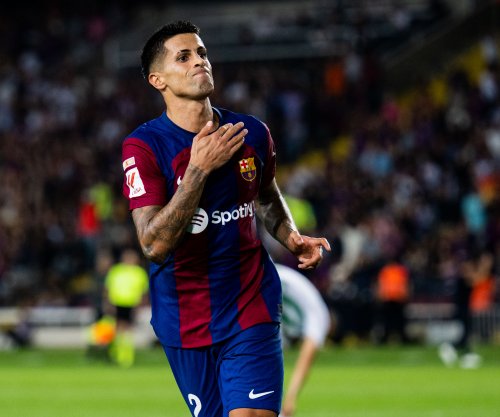 Laporta konfirmon: Cancelo arrin nesër, ai do të jetë me ne