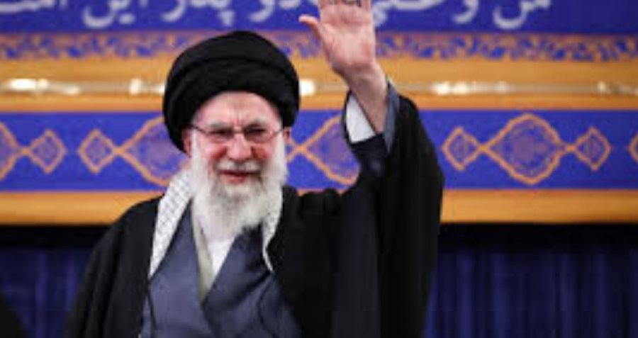 Khamenei  Trumpi është arrogant dhe do të rrëzohet