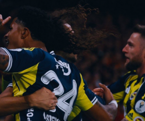 Fenerbahçe mposht Galatasarayn dhe fiton Superkupën e Turqisë