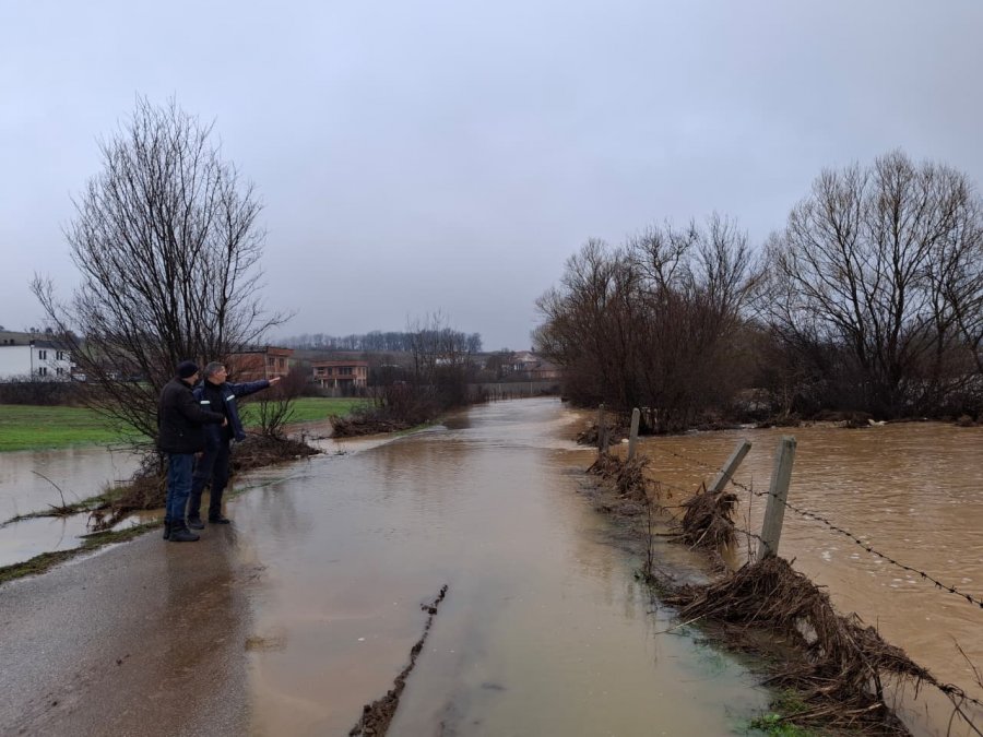 Komunikacioni i vështirësuar edhe në Malishevë, lumi Mirusha ka dalë nga shtrati