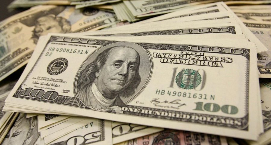 Burri fiton lotarinë pasi përdori të njëjtët numra për 20 vjet