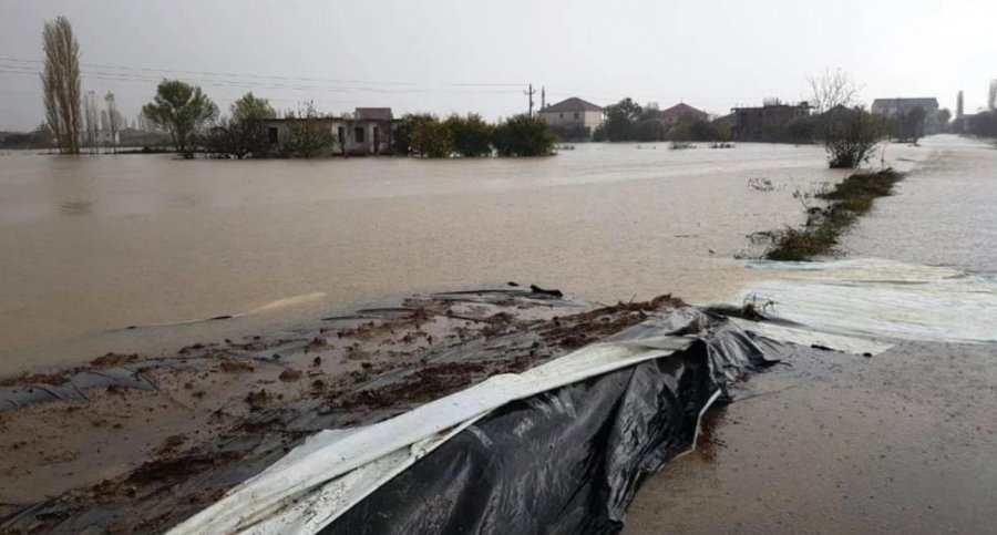 Rriten nivelet e lumenjve në Shqipëri  përmbytje tokash e rrëshqitje dherash