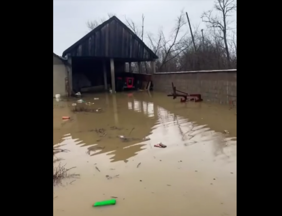 Vërshohen shtëpi në Miradi të Poshtme në Fushë-Kosovë [video]