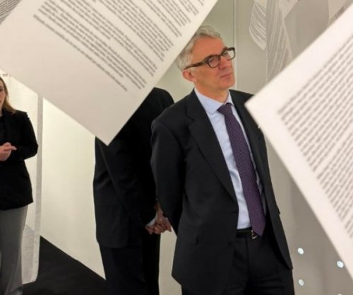 Ambasadori gjerman viziton fondacionin “Jahjaga” dhe muzeun “Moment”