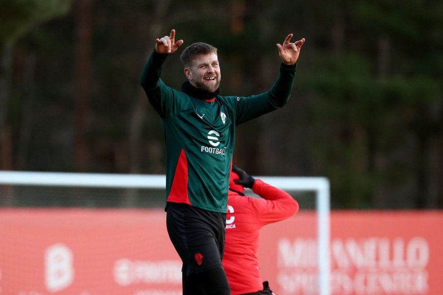 Fullkrug mungon për një muaj  goditje për Milanin në repartin ofensiv