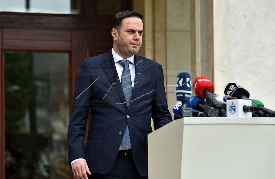 Mushkolaj: Abdixhiku po kërkon fajtorë te mediat për dështimet e veta në LDK