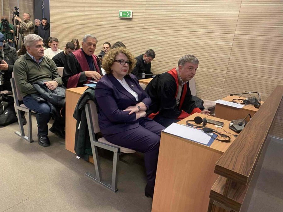 Rozeta Hajdari del para gjyqit për skandalin me rezervat shtetërore