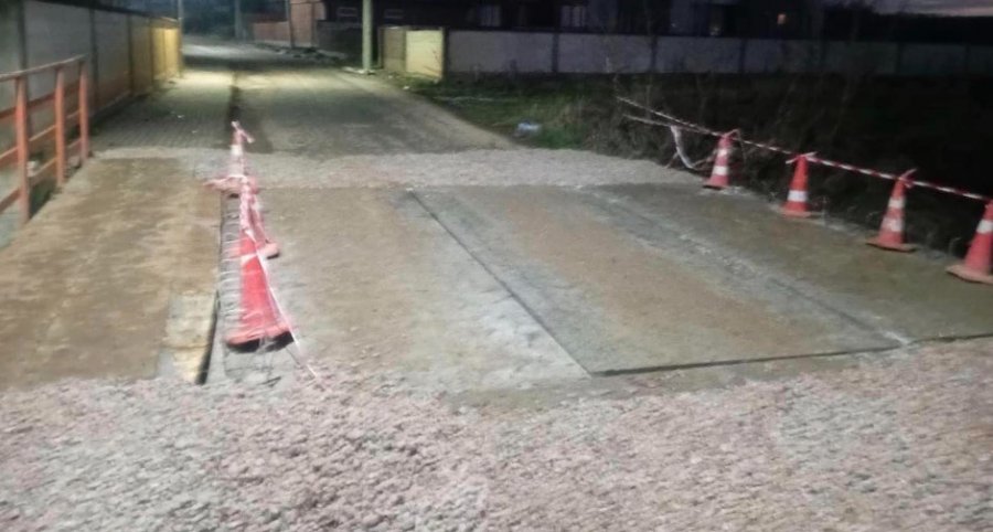 U shkatërrua nga reshjet e mëdha të shiut  ura e Smallushës rregullohet brenda dy ditësh