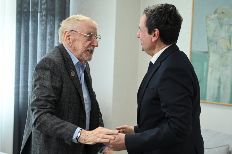 Kurti pret William Walkerin në prag të 27-vjetorit të Masakrës së Reçakut