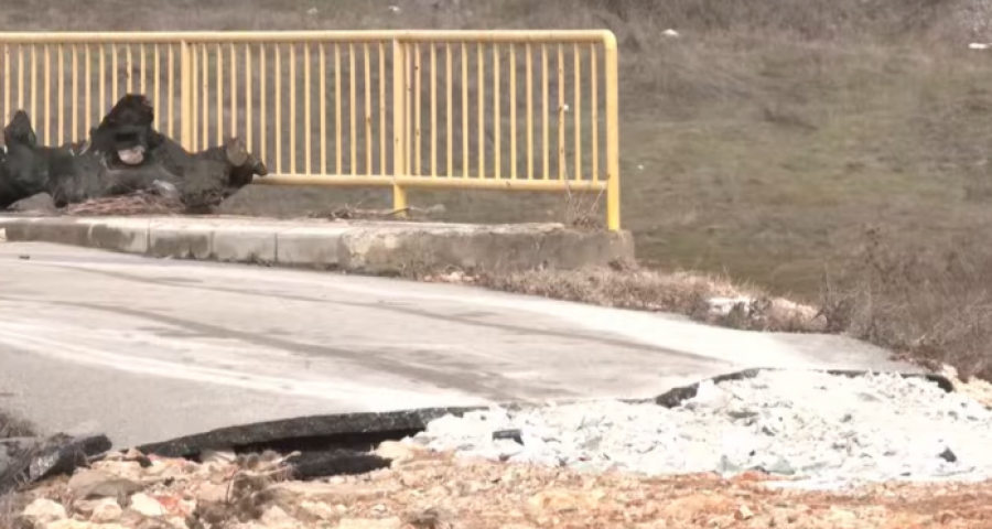 Investimi prej mijëra eurosh  asfalti në Dobroshec të Drenasit hiqet si tapet