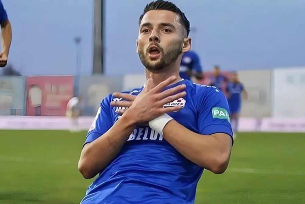 Dy gjigantët turq interesohen për Arbër Hoxhën