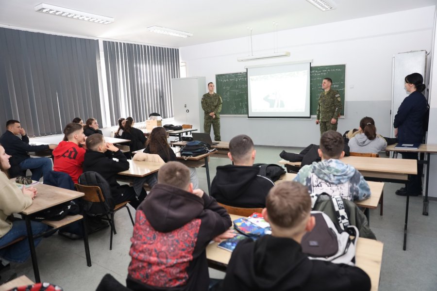 FSK ja mban ligjërata në shkollat e Kosovës për vetëdijesimin nga rreziku i minave