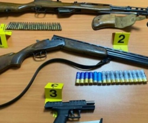 Policia sekuestron armë e municon në Vushtrri, një person dërgohet në mbajtje