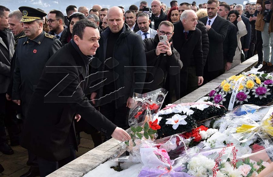 Kurti në Reçak zotohet: Do të jemi të angazhuar për t’i sjellë kriminelët para gjyqit dhe për t’i ndëshkuar ata