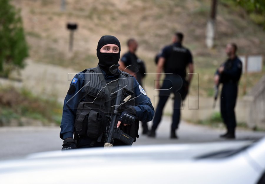 Detaje nga aksioni në Veri kundër lojërave të fatit  intervistohen 3 të dyshuar  dy të tjerë po kërkohen nga Policia